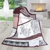 Vzorovaná deka s romantickými prvkami v šedo-ružovej kombinácií