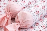 Krepové posteľné prádlo so vzorom ruže ladené do ružovej farby