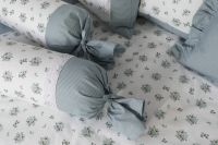 Krepové posteľné prádlo sedliackeho štýlu so vzorom drobných kvietkov a prúžku