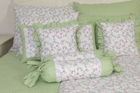Krepové posteľné prádlo sedliackeho štýlu so vzorom drobných kvietkov a bodiek ladené do zelenej farby