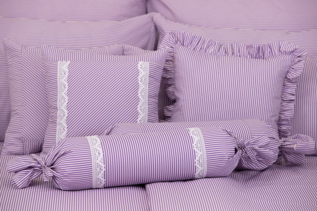 Krepové posteľné prádlo so vzorom průžku fialovej farby