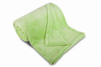 Kvalitná mikroflanelová deka v pistáciovej farbe | 150/200